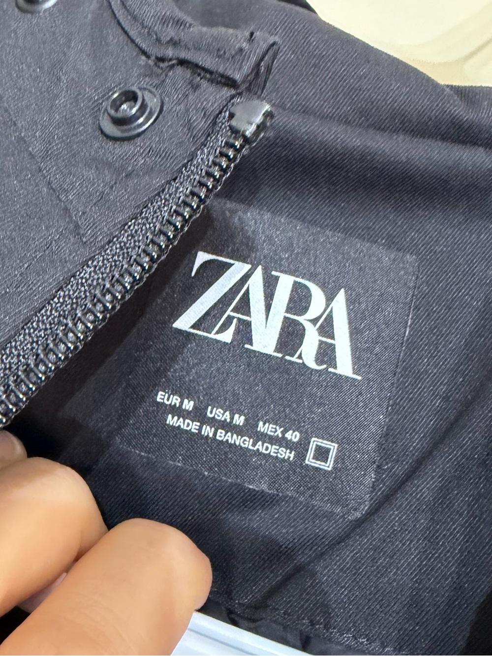 Zara Hooded Puffer Vest - Picture 7 of 11